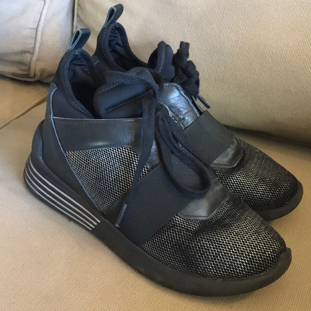 Kendall & Kylie Black Sneakers 7.5